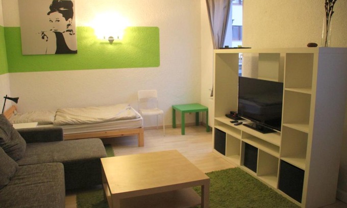 Meerane Apartment | FEWO Steile WH 2 Wand 106 Meerane