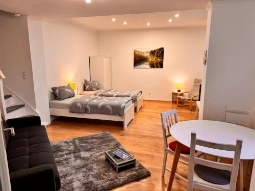 Bottrop Apartment | Fewo-W - separater Eingang, Terrasse und Parkplatz