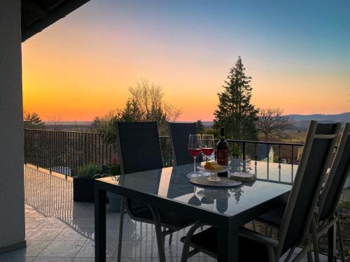 Eckental Apartment | FeWo-Weitsicht 140qm, exklusiv, volle Privatsphäre