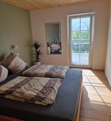 Riegel am Kaiserstuhl Apartment | FeWo2 großräumige FeWo in Riegel am Kaiserstuhl über 2 Etagen, Galerie, Balkon