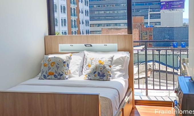 Chico Norte III Apartment | FH~ Cozy & central studio. W/ balcony & great view