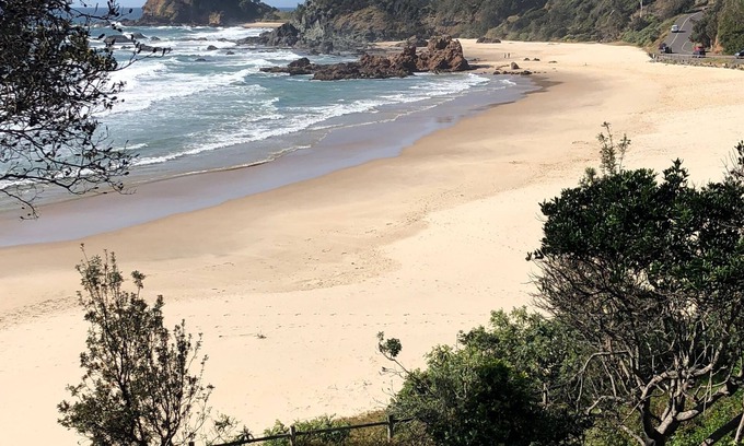 Port Macquarie House | Fi s Beach House directly opposite beach and park 3 mins to dog beach!