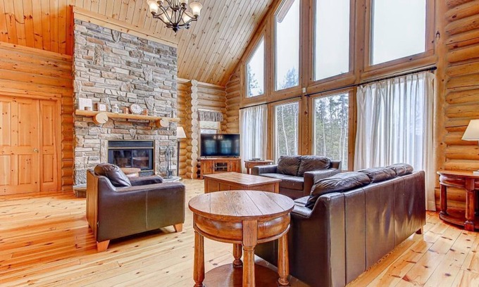 Fiddler Lake Resort House | Fiddler Lake 72 Canadian cottage