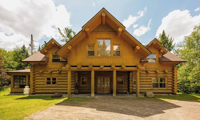 Fiddler Lake Resort House | Fiddler Lake Resort Luxury Chalet+ Private Jacuzzi
