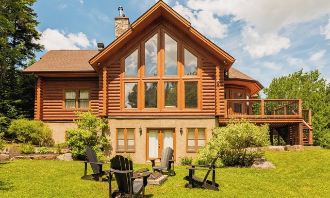 Mille-Isles House | Fiddler Lake Resort : Pool, Lake Access & Hot Tub