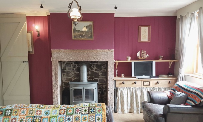Wigton House | Field view cottage -2 bed cottage in Port Carlisle