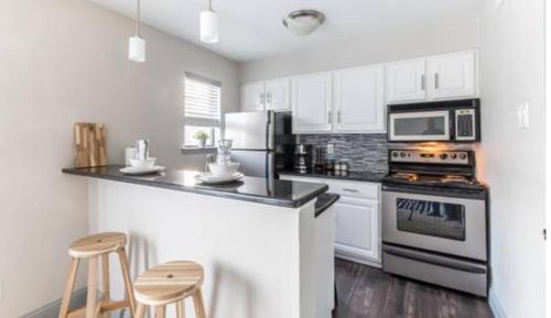North Dallas Apartment | FIFA Ready Designed to Relax-NO PARTIES ALLOWED