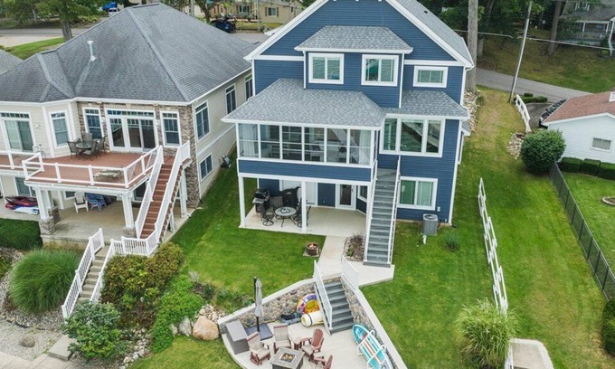 Angola House | Fighter Pilot Cove - 6BR, 3.5 Bath Crooked Lake multi-family retreat