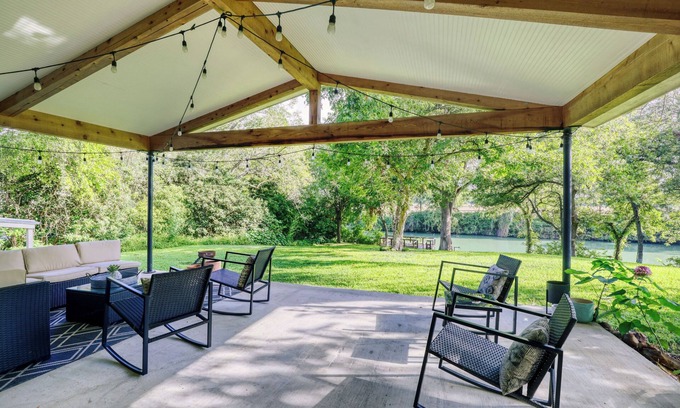 Seguin House | Fika on The Guadalupe- a charming RIVERFRONT retreat that sleeps 13.