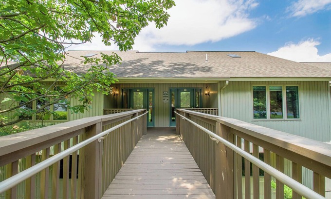 McGaheysville Condo | FINALLY! A mountaintop 4th of July vacation week at Massanutten. RESERVE NOW!