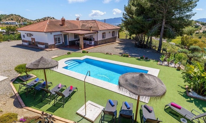 Gibralgalia Villa | Finca Casateja Cártama by Ruralidays