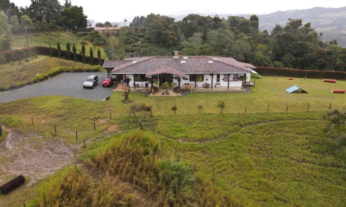 Envigado House | Finca con Caballos y Barbacoa en Envigado, Antioquia