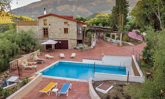 Jaen Villa | Finca del Valle Jaén by Ruralidays