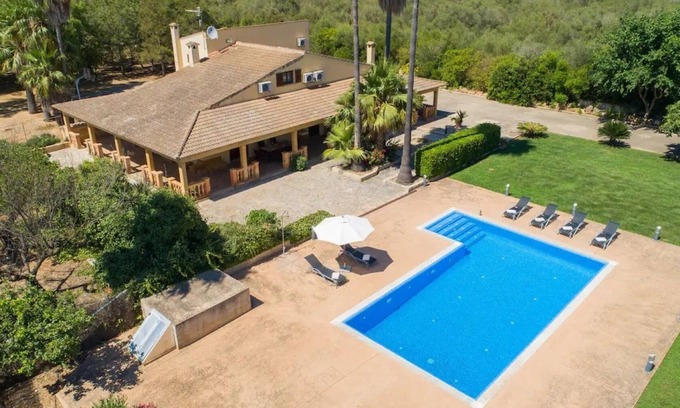 Llubi Villa | Finca "Es Caulls" with Pool & Wi-Fi
