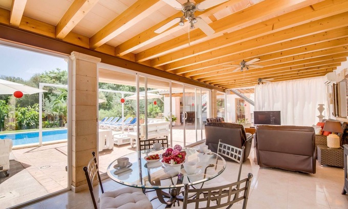 Llubi House | Finca in Mallorca with Pool & Countryside Views