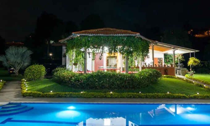 Manizales Villa | Finca Montana Luxe / Piscina Climatizada & Jacuzzi