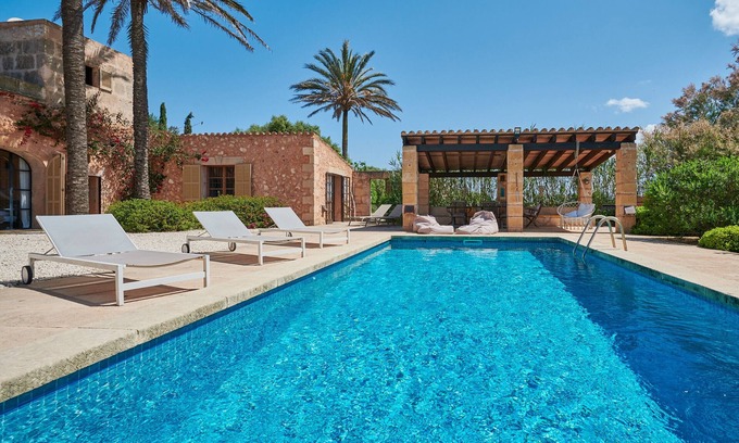Es Palmer Villa | Finca 'Son Garreta' with Views of the Tramuntana, Private Pool and Wi-Fi