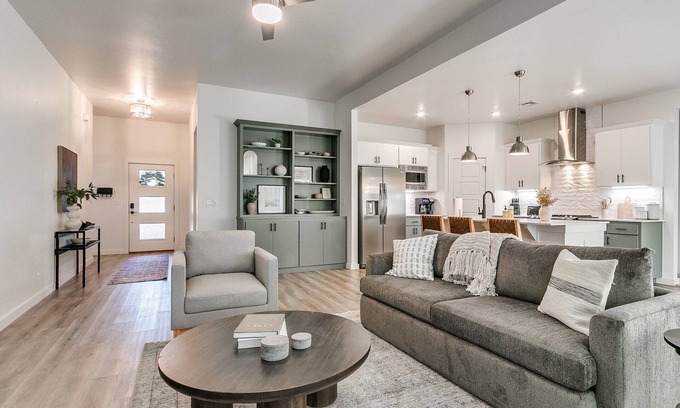 Edmond House | Find Your Bliss on 183rd
