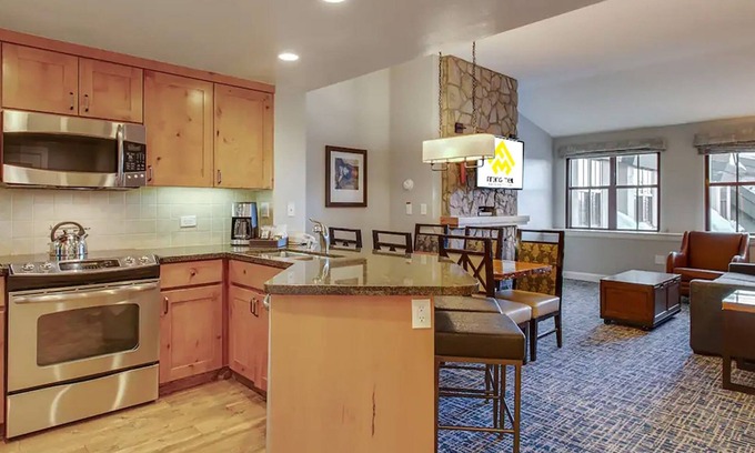 South Lake Tahoe Resort | 𝐅𝐢𝐧𝐝𝐢𝐧𝐠 𝐌𝐞𝐢𝐥𝐢 Ski-In/Out Wonderland Marriott Resort+Amenities. 3BR