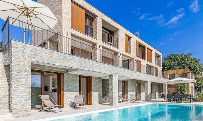 Neive Villa | Fine contemporary villa with views of the vineyards and a pool! - Villa Bianca