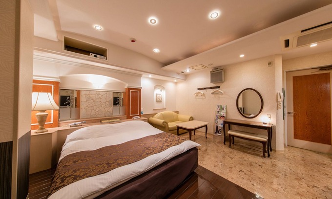 Tsu Hotel | Fine Tsu