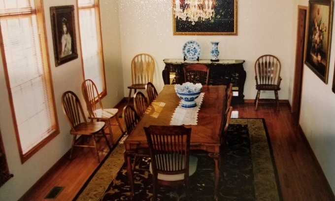 Nauvoo House | Finest, Nicest, Mansion In the Nauvoo Area. Totally Family-Oriented