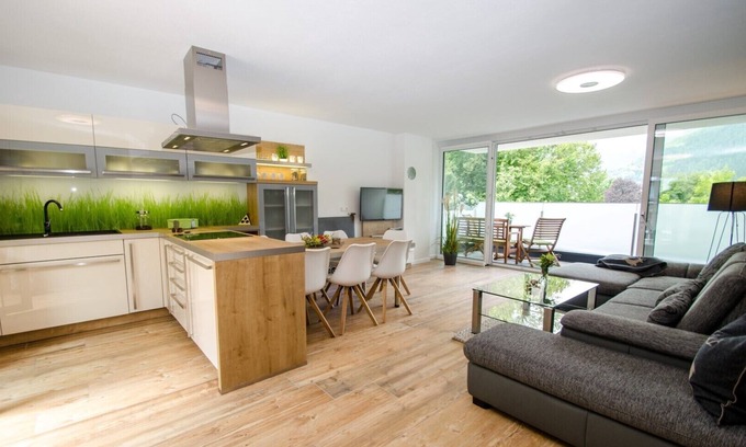 Thumersbach Apartment | Finest Penthouse Waterside Zell am See