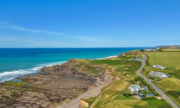 Widemouth Bay House | Finest Retreats - Driftwood