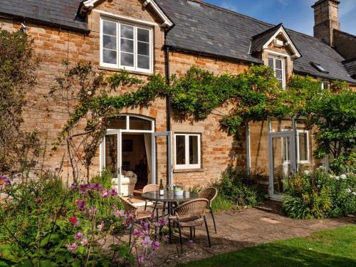 Kingham House | Finest Retreats - Lodge Cottage