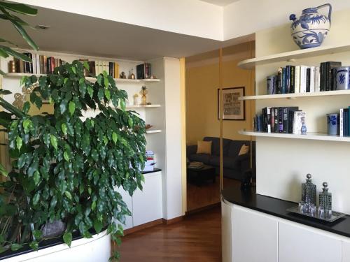 Carignano Apartment | Finestra su Genova
