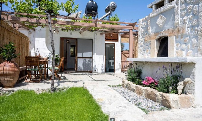 Vai House | Finikas House