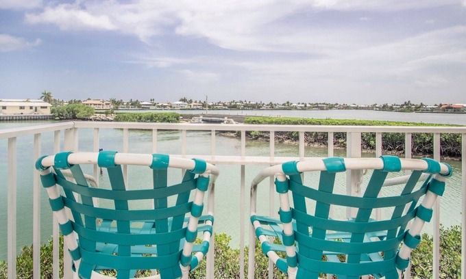 Key Colony Beach House | Fins to the Left in Key Colony Beach