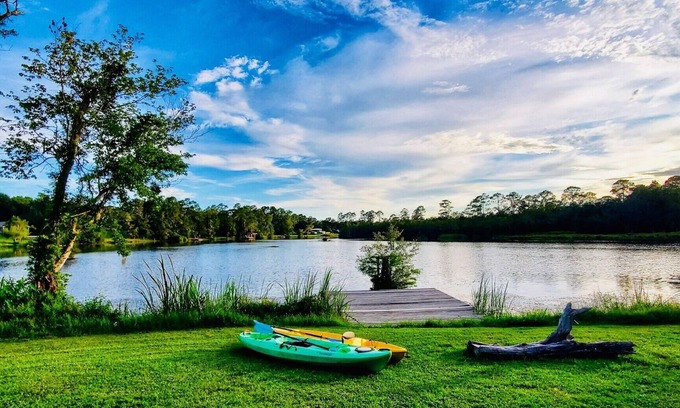 Milton House | Fins to the Right on Blackwater River - 35 mins to the Beach