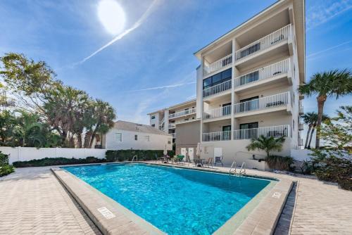 Clearwater Beach House | Fins Up in Clearwater Beach