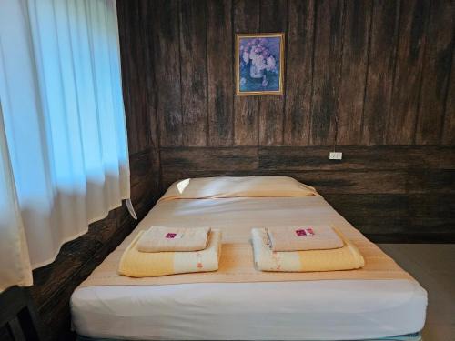 Si Racha Resort | Fire Fly Chalet