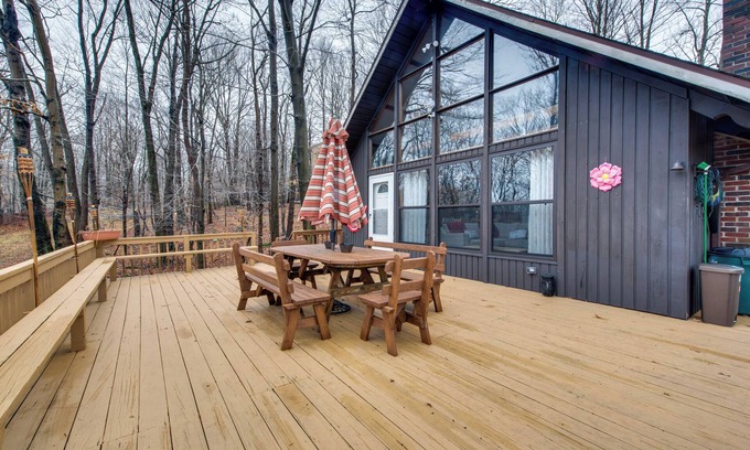 Gouldsboro Cabin | Fire Pit + Community Perks: Gouldsboro Cabin!