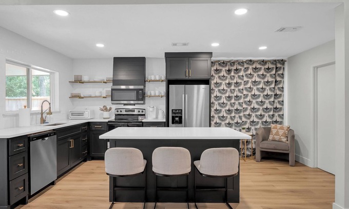 Grogan's Mill House | Fire Pit * Grill * Hammock * King Bed