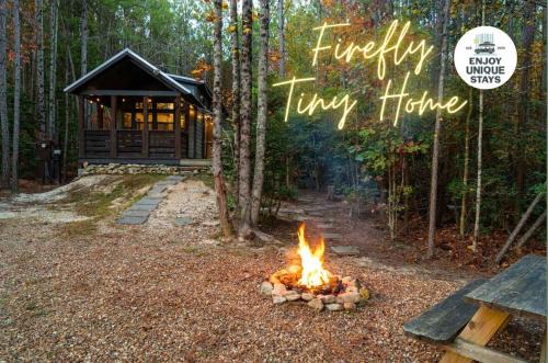 Mentone House | Firefly at Mentone with Hot Tub & Internet