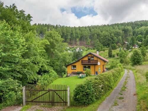 Steinbach-Hallenberg House | Fireplace Stay with Views