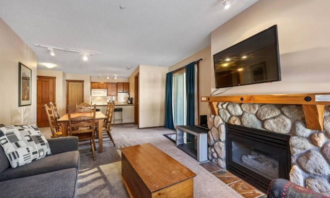 Sun Peaks Condo | Fireside Lodge 210: Delightful 2BDRM, Pet Friendly Condo w/Shared Hot Tub