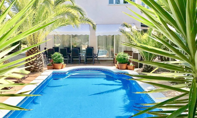 Can Trabal House | First Floor, 15 minutes away from Sitges, Heated Private Pool, Jacuzzi & Sauna