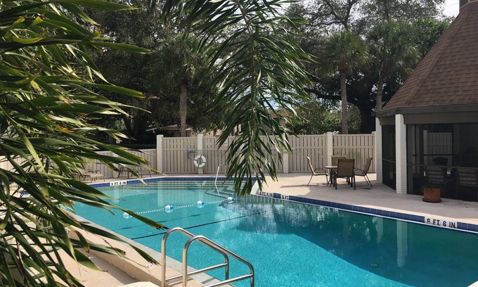 Gulf Gate Estates Condo | First floor 2Bdrm/2Bath condo near Siesta Key, Sarasota.
