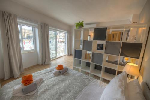 Il-Balluta Apartment | First floor studio apartment seconds from Balluta Bay IPAP1-1