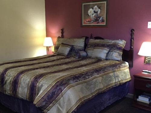 Fairmont City Hotel | First Western Inn - Fairmont City