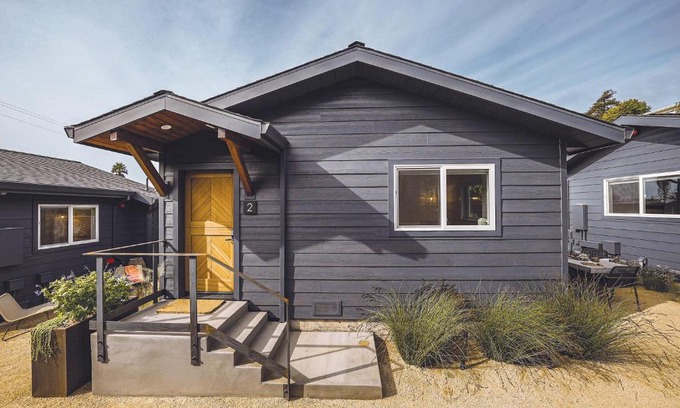 Stinson Beach Hotel | Fish Board Studio includes King Bed with Kitchenette and Futon