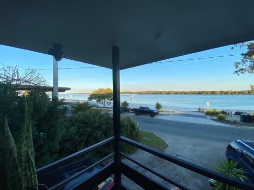 Griffin House | Fisher River Front