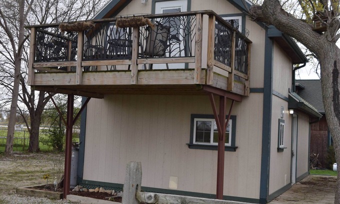 Williston Cottage | Fisherman, Birders and Family retreat! Sleeps 4 no cleaning fee, pets welcome
