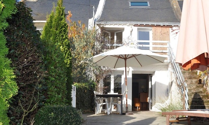 Saint-Armel House | Fisherman's house 50 meters from the sea in one place!