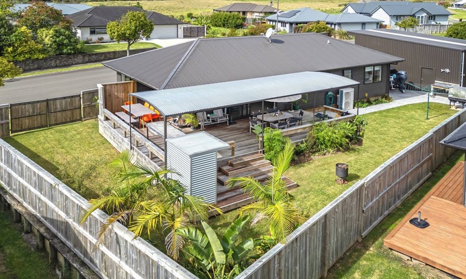 Coromandel House | Fishermans Delight - Modern Comfort & Style – Walk to Town, Cafés & the Pub