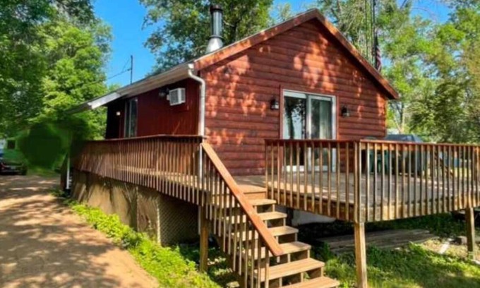 Garrison Cabin | Fisherman’s Shanty- Lakeside